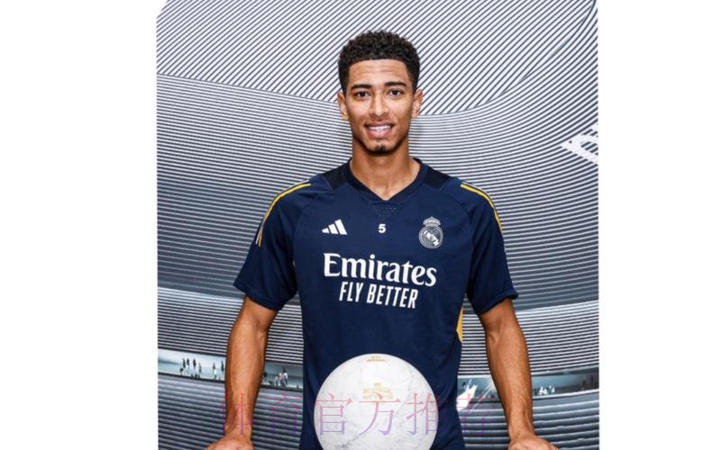 荣誉不断!官方:贝林厄姆获得“433年度天赋奖” 荣誉不断!官方:贝林厄姆获得“433年度天赋奖”